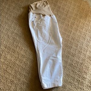 Old Navy white denim maternity capris, size 18